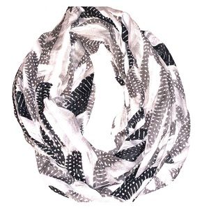✨H&M Black, Gray, and White Infinity Scarf